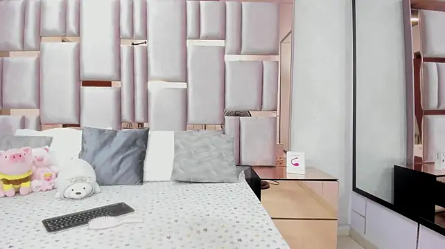MiaBuny live sex cam