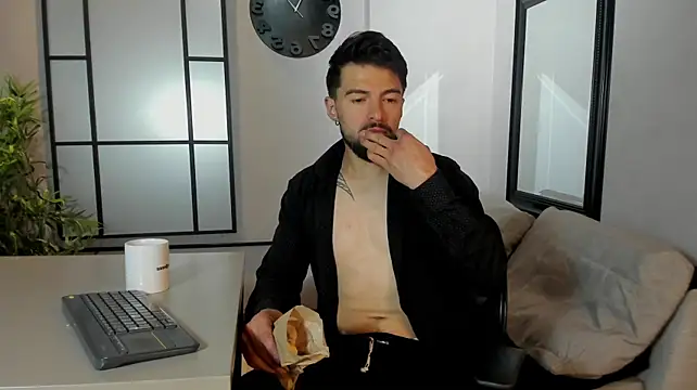 Liam_ashford live cam on StripChat