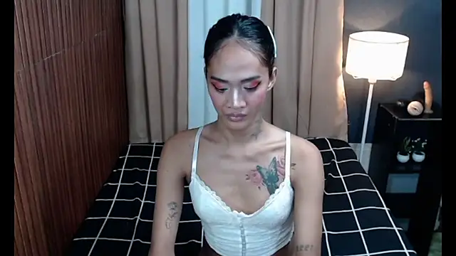 yoursexyyassy webcam