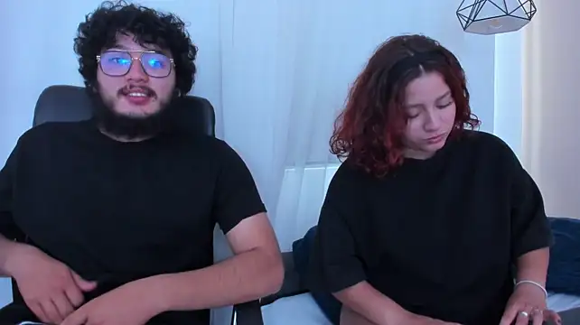 liabell_ (G teen) - Lia, touch his cock with feet 😋🙈