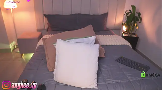 nicoletth18