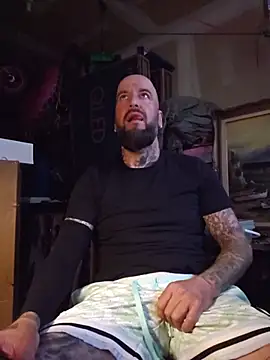 beardedtattood (Ask my age) - 😈😈 Get this dick rock hard 😈😈