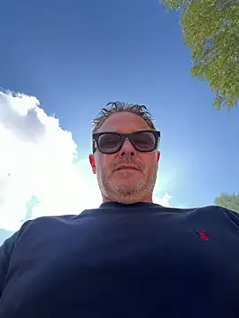 mrlovinhusband webcam