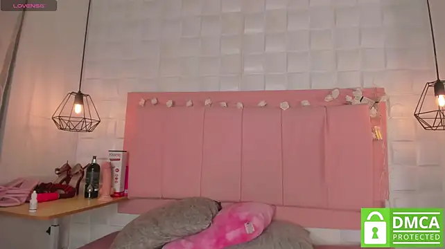 Mia_collins16