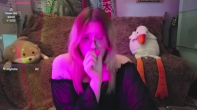 LeahBay webcam