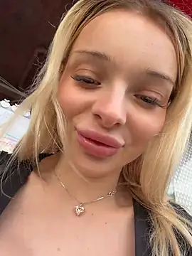 HannaXLove Live Webcam on Stripchat