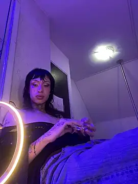 Model: MadisonWood01