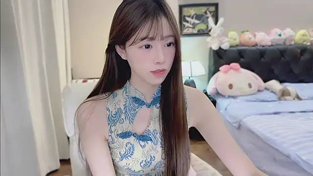 Evacute-top live cam on StripChat