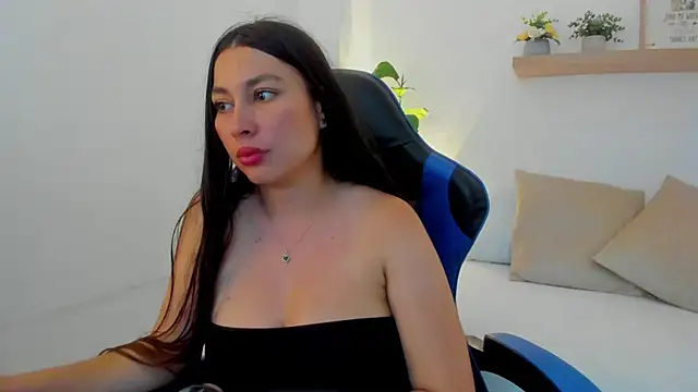 bella_99_ live cam on StripChat