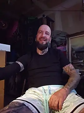 beardedtattood (Ask my age) - 😈😈 Get this dick rock hard 😈😈