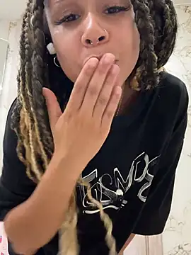 HaileyDiana webcam