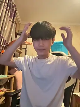 nn-love (M twink) - 大厅全裸调情🥴