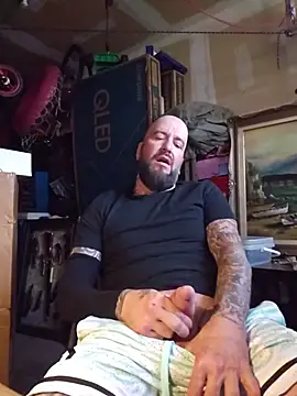 Beardedtattood live sex cam