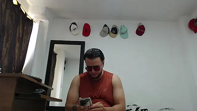 cloudsxxx live cam on StripChat