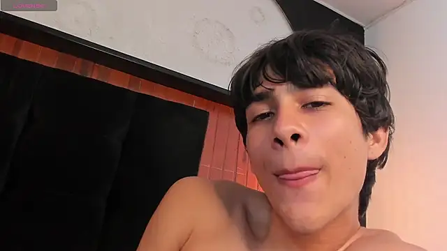 Cheys_Mast live sex cam