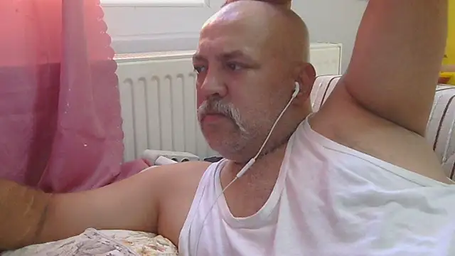 husoizmir снимок онлайн-комнаты на Stripchat