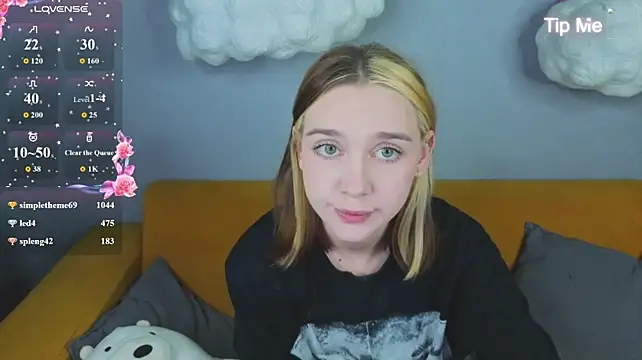 Lesi_Moonie01
