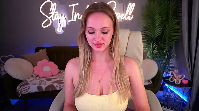 LylaYeess live webcam
