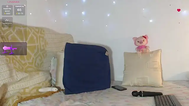 BiirdyDavis live cam on StripChat