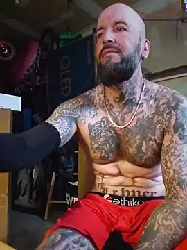 Beardedtattood live sex cam