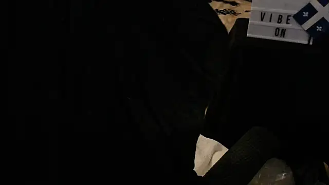angecornuXO live cam on StripChat