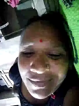 Loomaraj live cam on StripChat