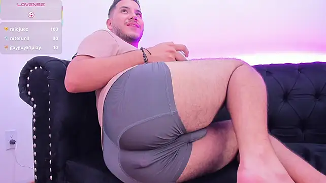 Axel_grey_