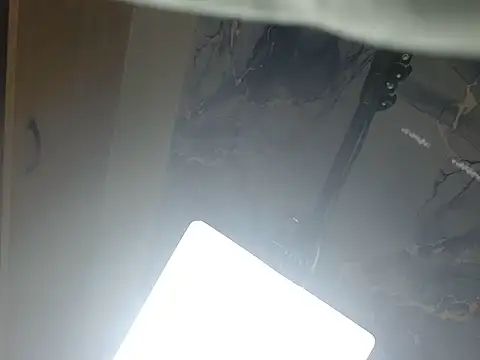 Strawberry11 live cam on StripChat