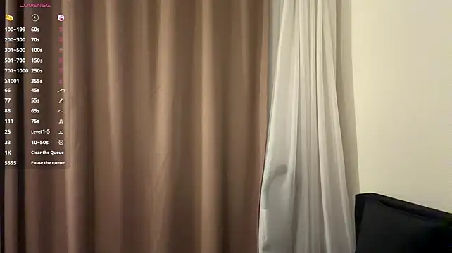 Ur_neighbor_Kira live webcam