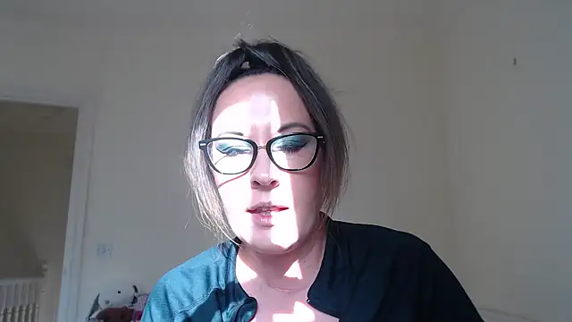 Humiliatrixxxx live cam on StripChat