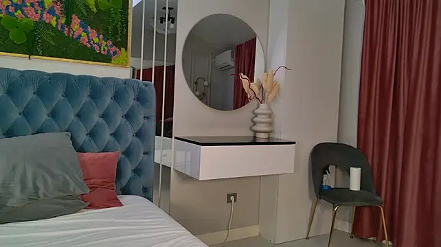 SiennaPierce webcam