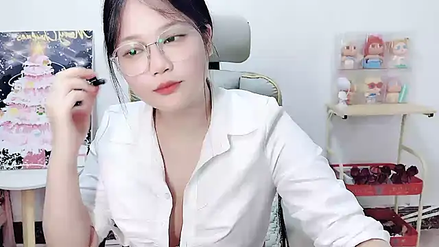 J-7758 live cam on StripChat