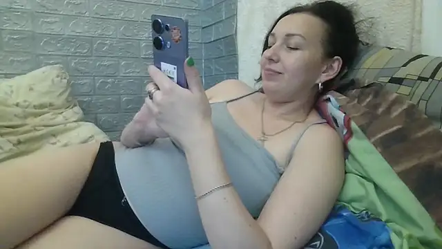 DanaNeon live cam on StripChat