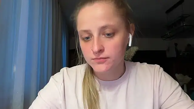 LeaWetGirl webcam