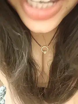 sweetyi (F young) - 🍑Open boobs 😍 Pinch 💧Nipple 🫦😍