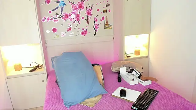 TaylorBloom webcam