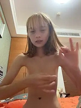 yangyang520-18girl webcam