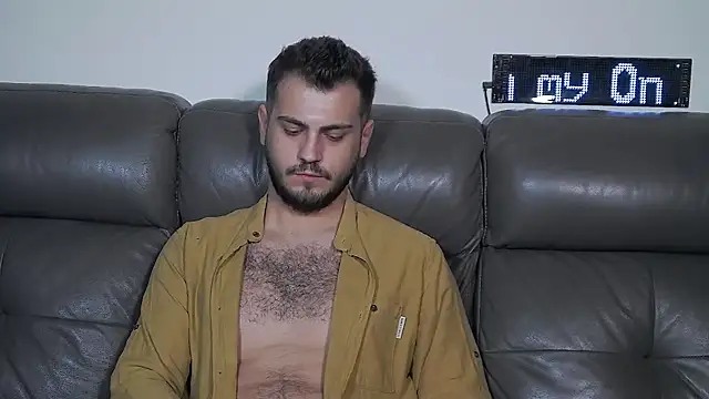 CrazyDom1 live cam on StripChat