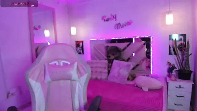 Karly_moon webcam