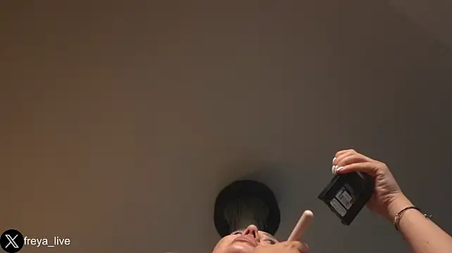 freyacherie live cam on StripChat