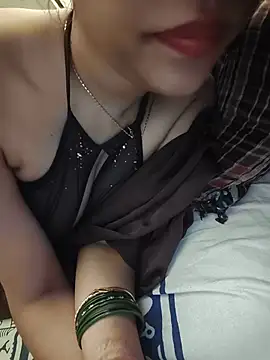 lavanya_sexyy (F milf) - Peticot with bra