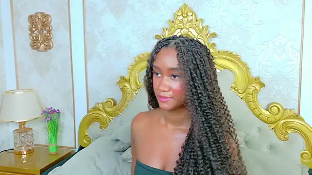TylaWest live cam model