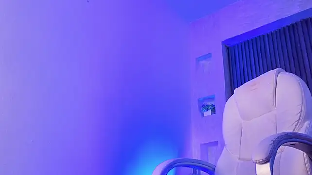RouseWright live cam on StripChat