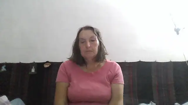 AnnaLive570 live cam on StripChat