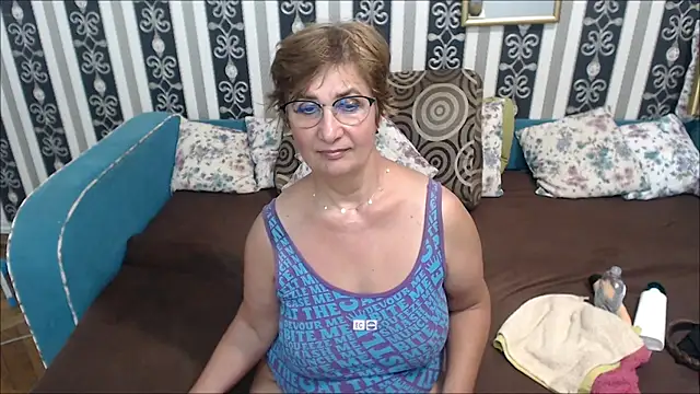 JennaMature live cam on StripChat
