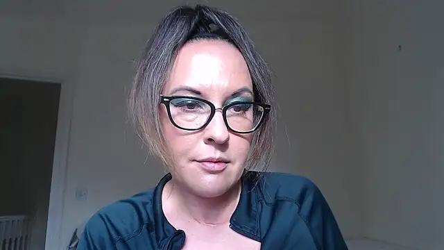 Humiliatrixxxx live cam on StripChat