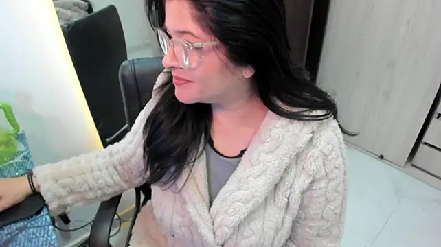 BellaFlaming live cam on StripChat
