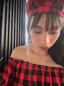 Sasha-firee live cam on StripChat