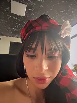 Sasha-firee live cam on StripChat