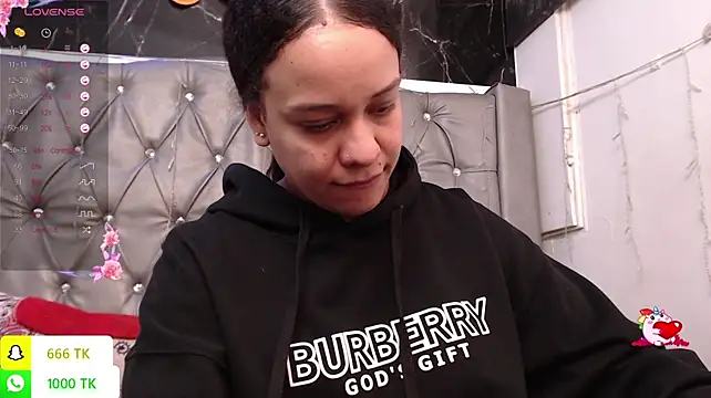 LAILAGUMMY webcam